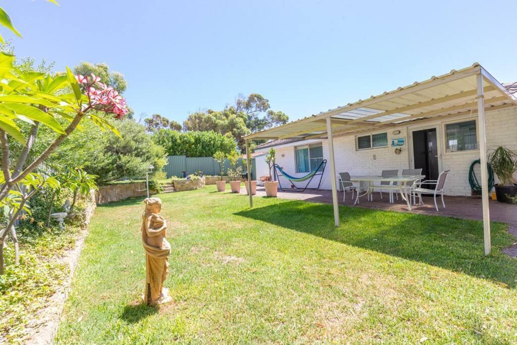 Shabby Chic Shack - 2 Bedroom Beach Cottage Yanchep Exterior foto