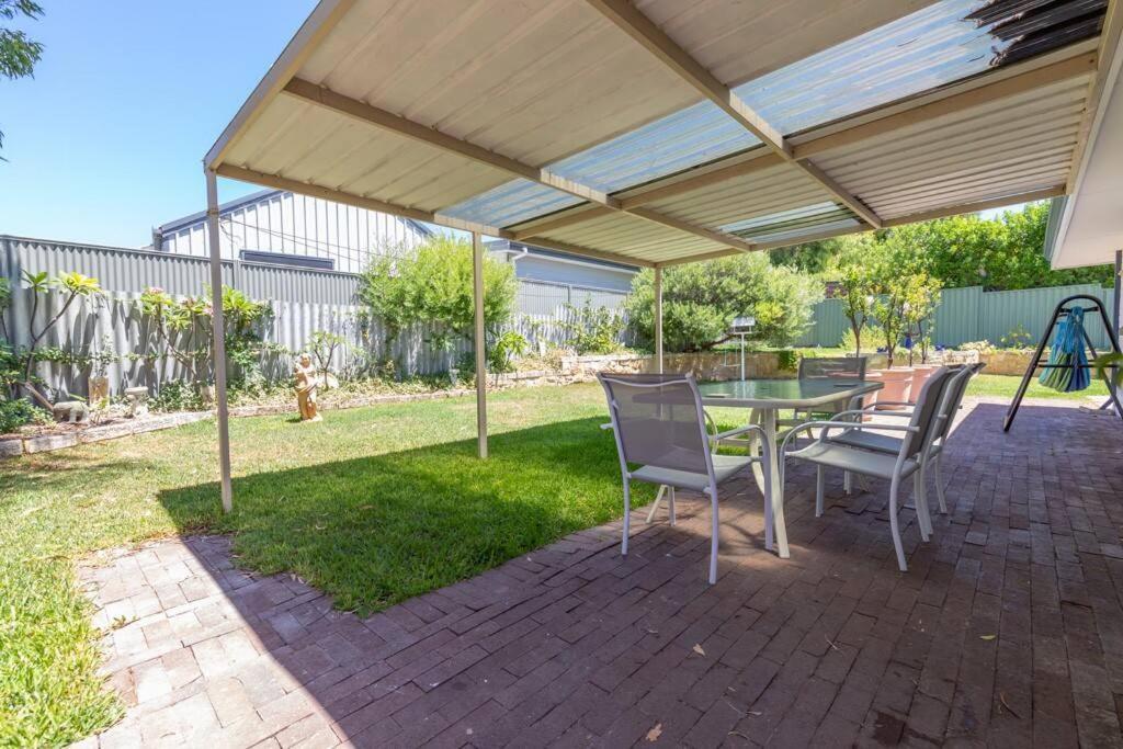 Shabby Chic Shack - 2 Bedroom Beach Cottage Yanchep Exterior foto